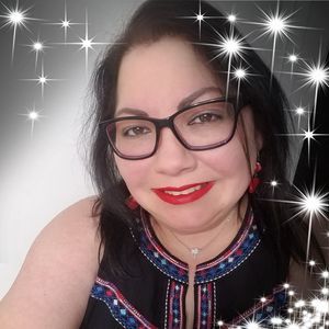 Meet your Posher, Loyda